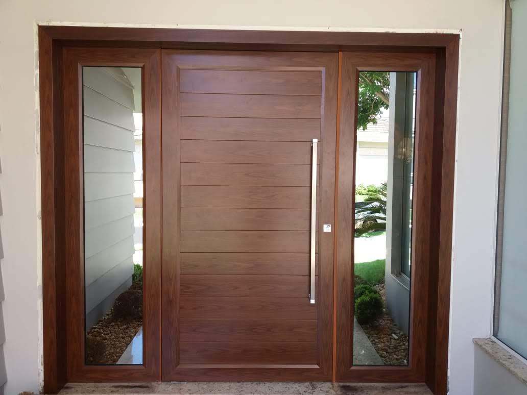 Porta de alumínio com vidro, instalação realizada pela Junior Glass.
