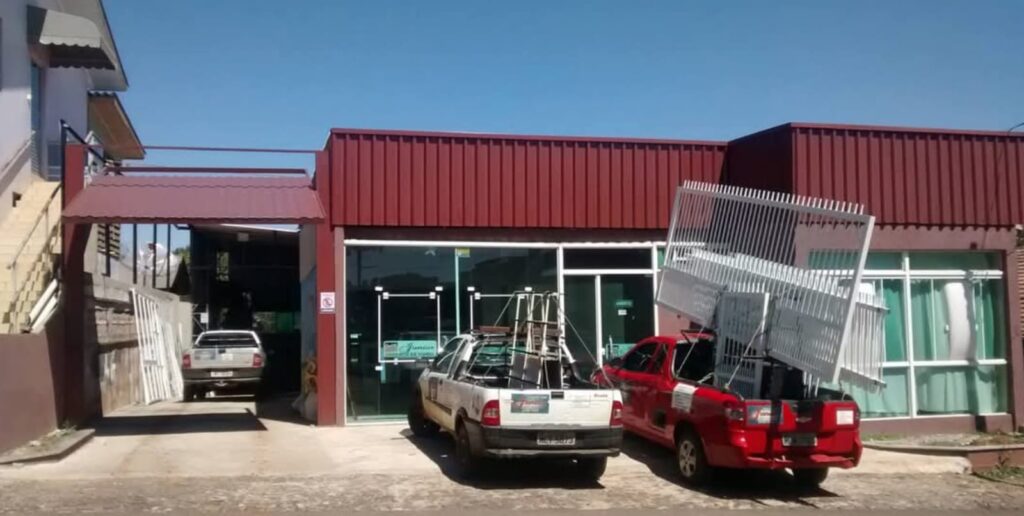 foto antiga da vidraçaria junior glass